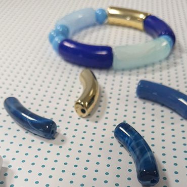 créer un bracelet en perles tubes